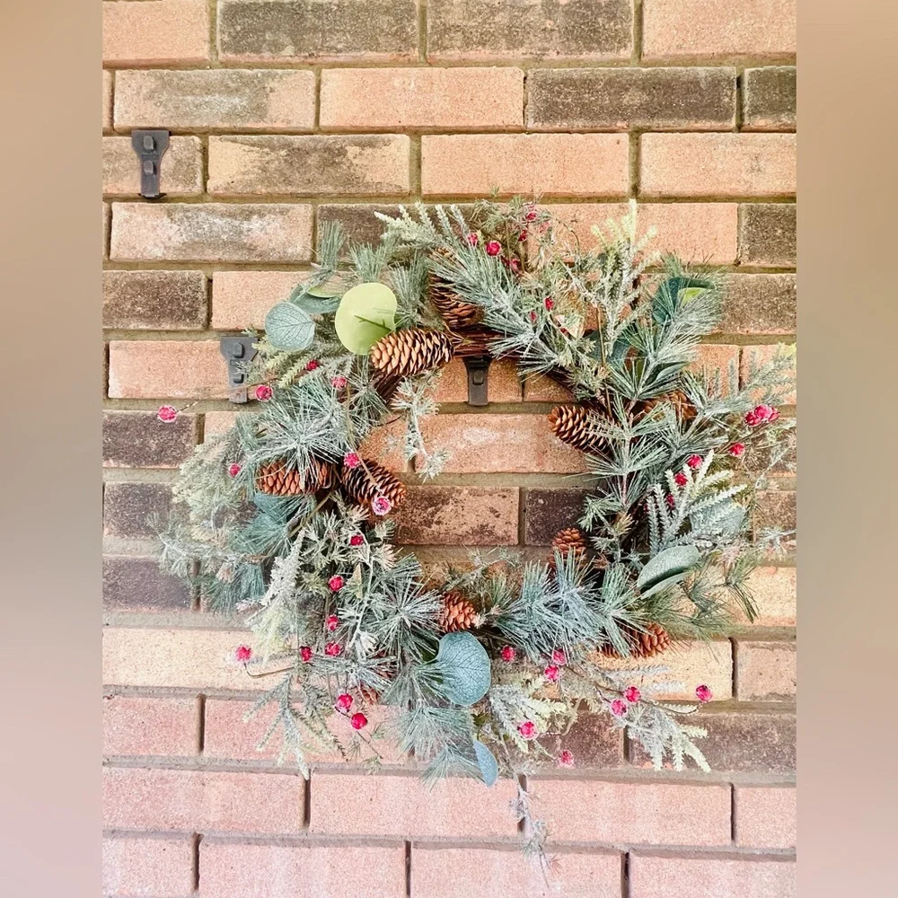 Icy Bristle Pine & Berry Wreath